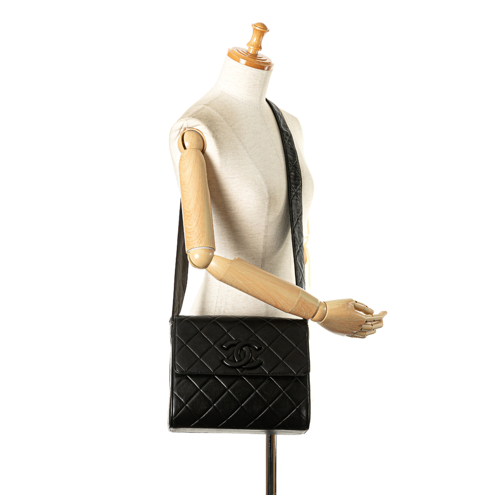 Pre-Loved Chanel CC Quilted Lambskin Flap - Picture 11 of 12